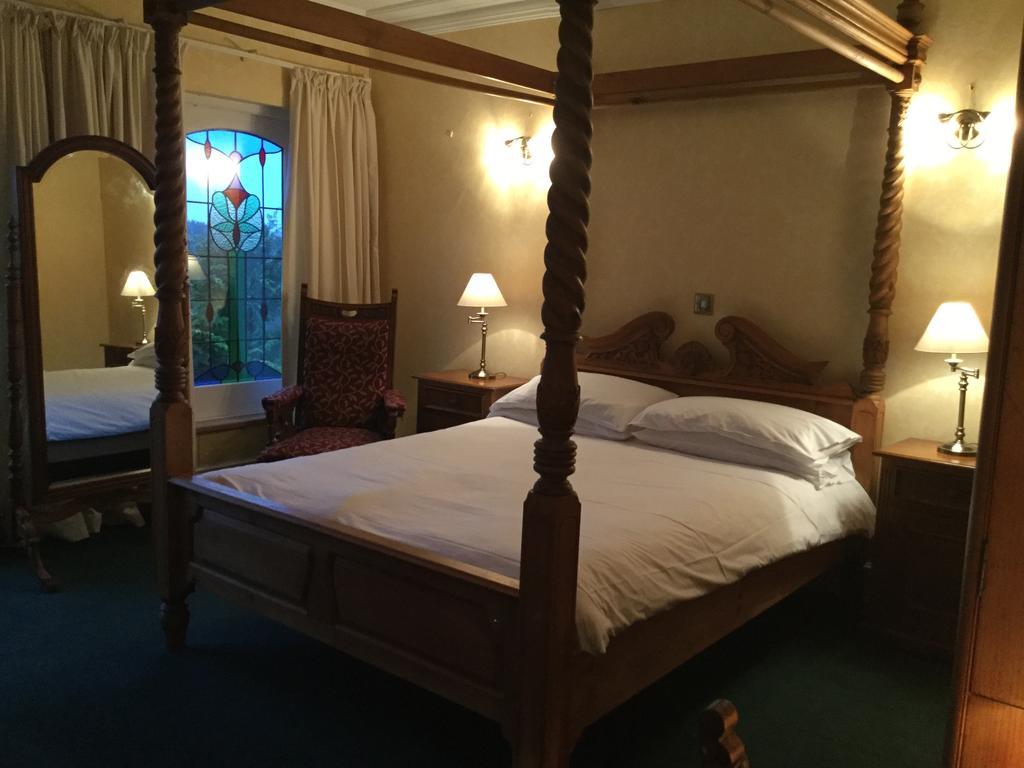Llwyn Country House 래넬리 외부 사진