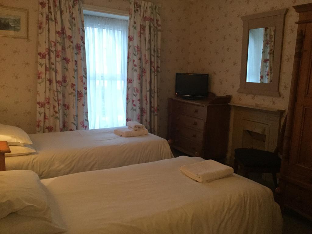 Llwyn Country House 래넬리 외부 사진