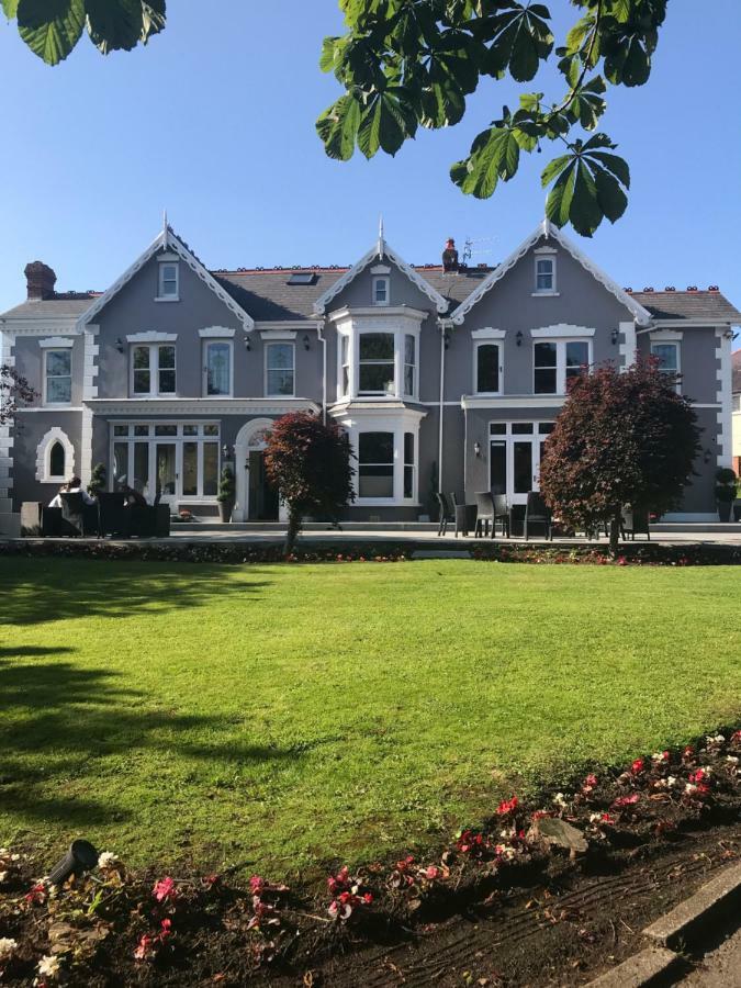 Llwyn Country House 래넬리 외부 사진